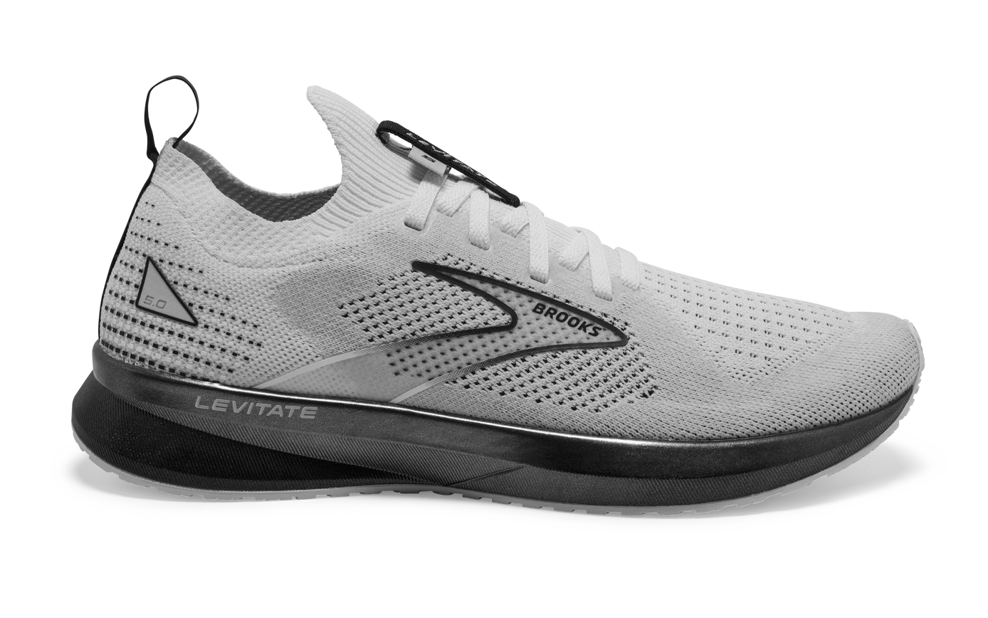 Women's Brooks Levitate Stealthfit 5, White/Grey/Black, 6 B Medium