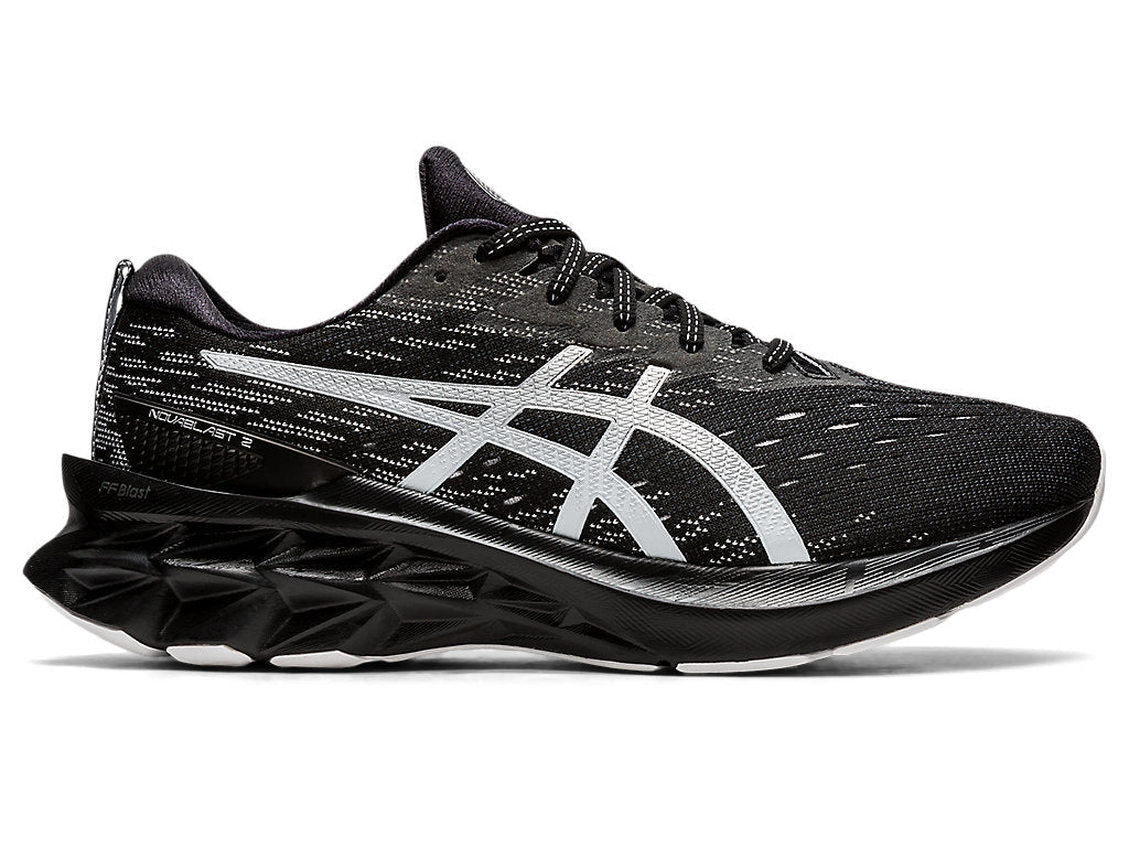 Men's Asics Novablast 2, Black/Pure Silver, 9 2E Wide