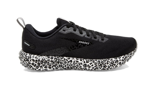 Women's Brooks Revel 6, White/Black/Alloy, 5.5 B Medium